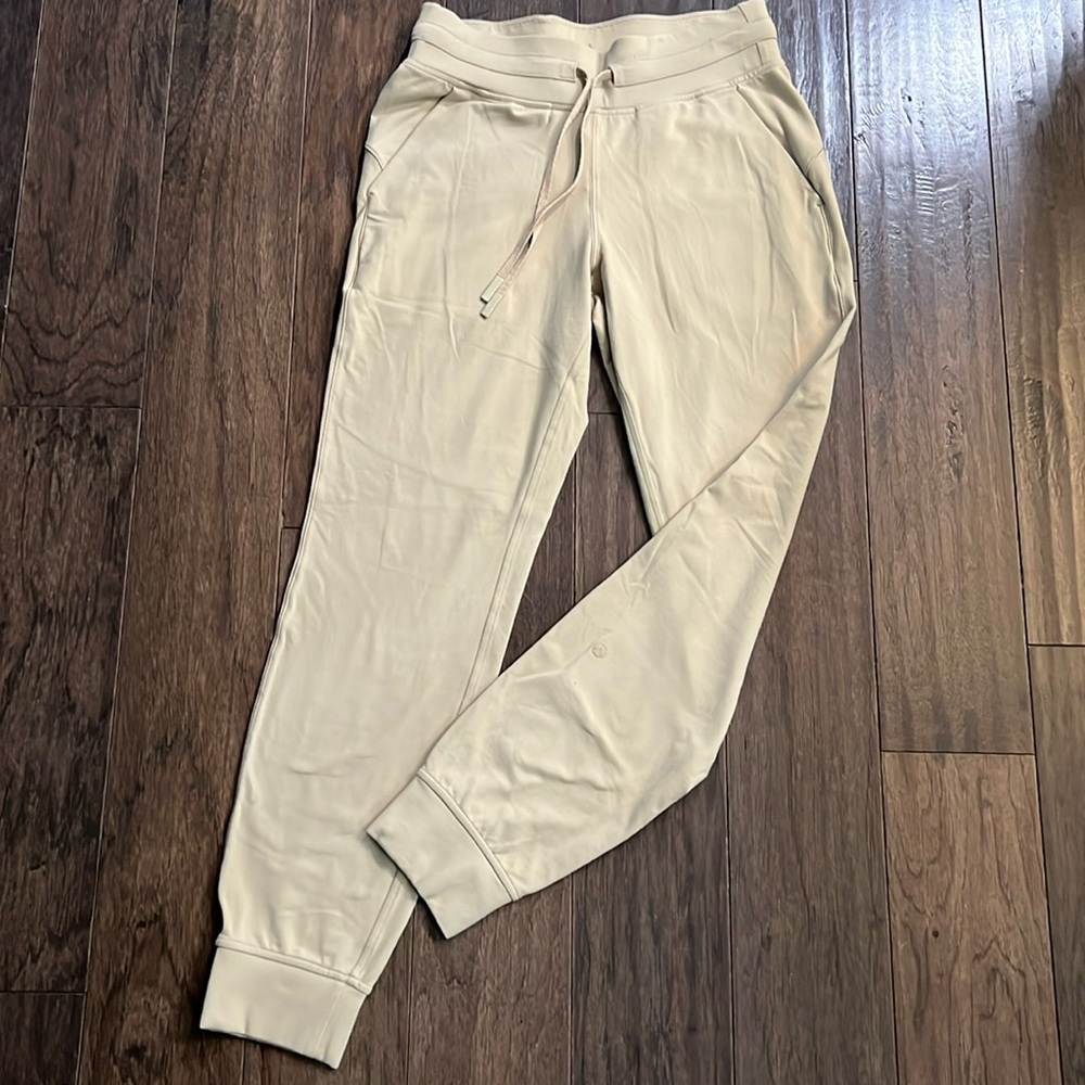 Size 6 Lululemon joggers.